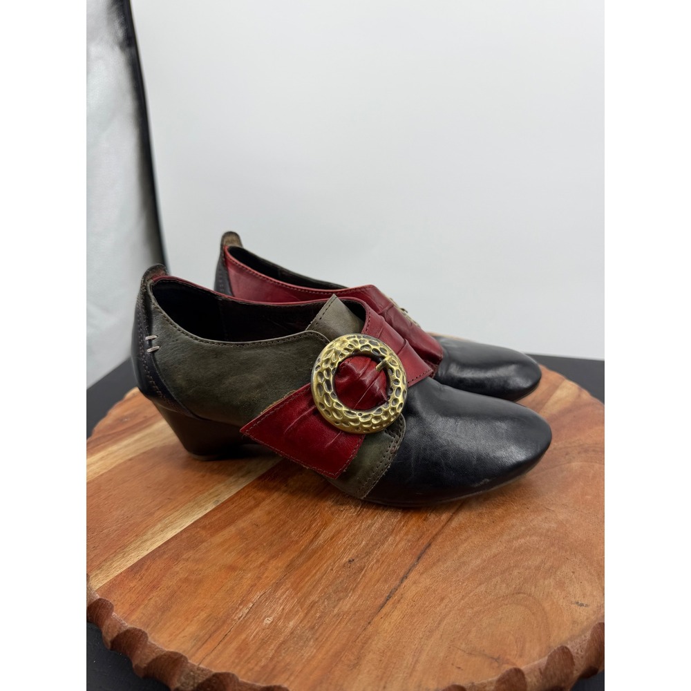 L'Artiste‎ Renaissance Pump Women Size 36 5.5-6 Black Red Leather Buckle Heel